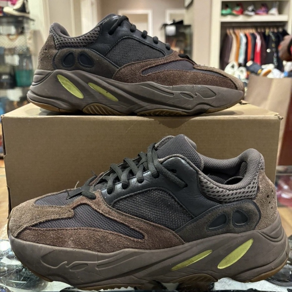 Yeezy Boost 700 “Mauve”
